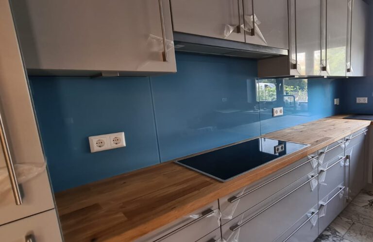 Küchenrückwand Glas blau Glas Söller Köln